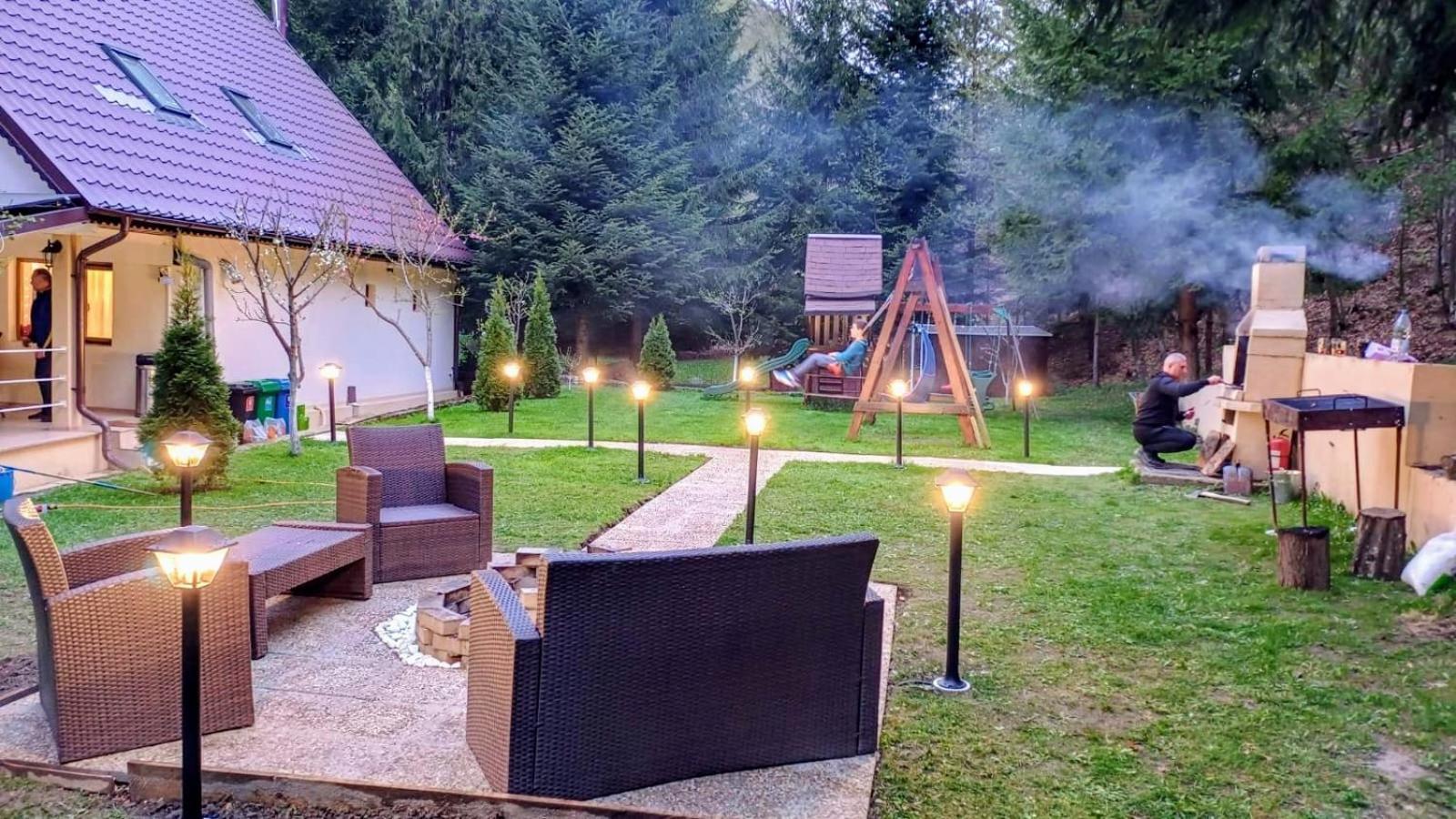 Casa Aris Lepsa Vrancea Hotel Exterior photo